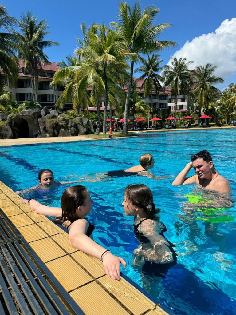 swimming in summer camp-English Language Camp in Singapore-International Camps in Singapore