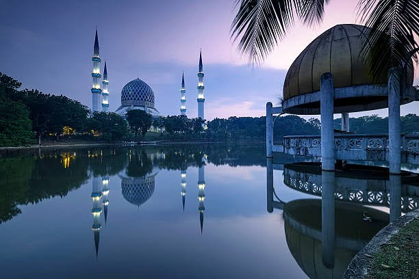 Masjid Sultan Salahuddin (Blue Mosque) – Shah Alam