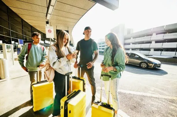 Group travel vs Independent travel for teens